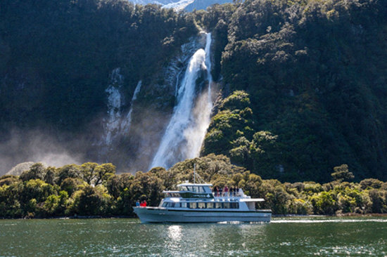 Mitre Peak Cruises